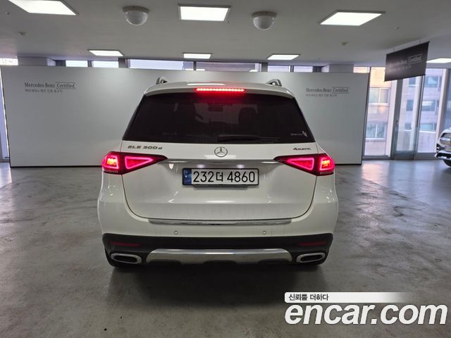 Mercedes-Benz GLE-Class GLE300d 4MATIC
