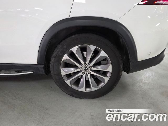 Mercedes-Benz GLE-Class GLE300d 4MATIC