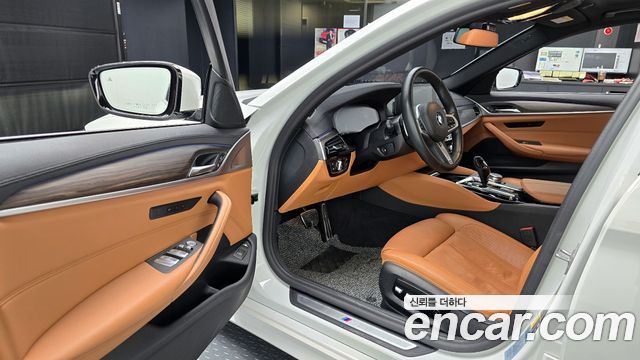 BMW 5-Series 530e M Sport