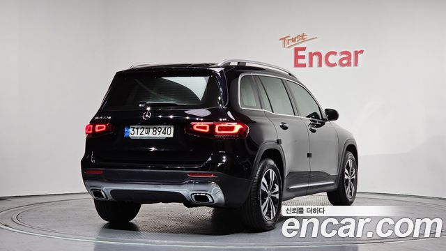 Mercedes-Benz GLB-Class GLB220
