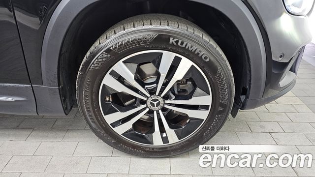 Mercedes-Benz GLB-Class GLB220