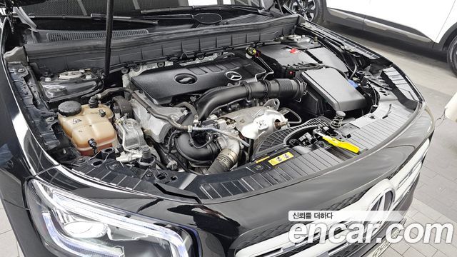 Mercedes-Benz GLB-Class GLB220