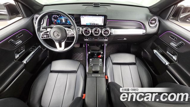 Mercedes-Benz GLB-Class GLB220