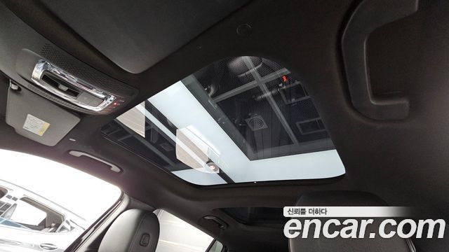 Mercedes-Benz GLB-Class GLB220