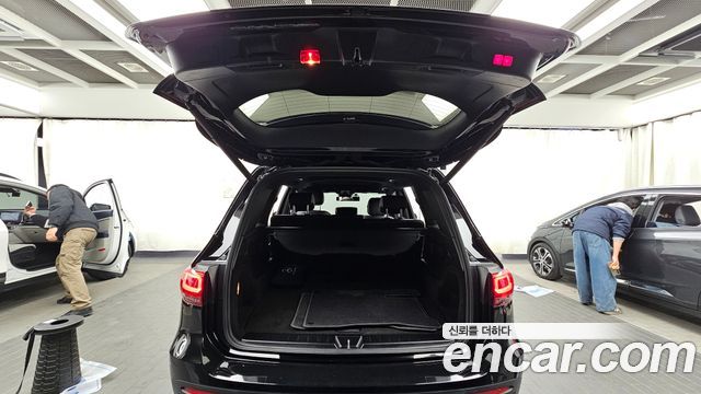 Mercedes-Benz GLB-Class GLB220