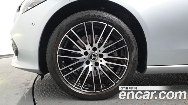 Mercedes-Benz C-Class C200 4MATIC Avantgarde