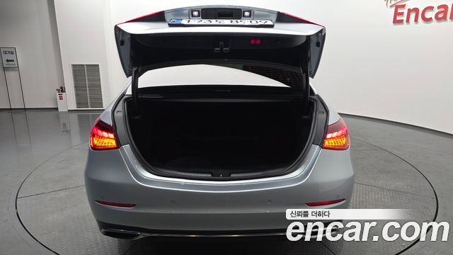 Mercedes-Benz C-Class C200 4MATIC Avantgarde