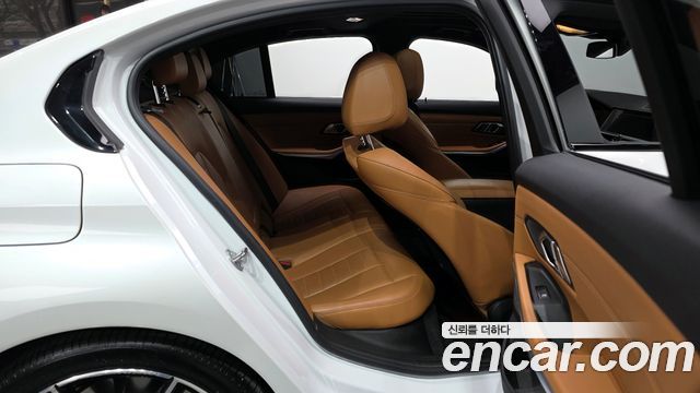 BMW 3-Series 330i xDrive M Sport