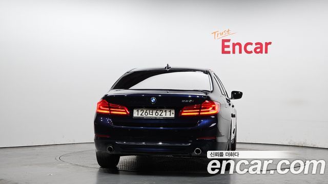 BMW 5-Series 520i Luxury