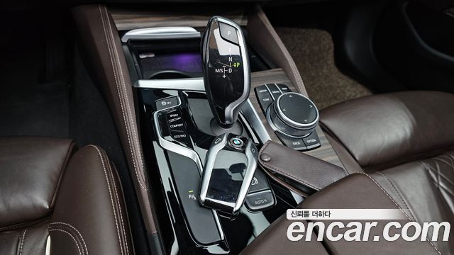 BMW 5-Series 520i Luxury