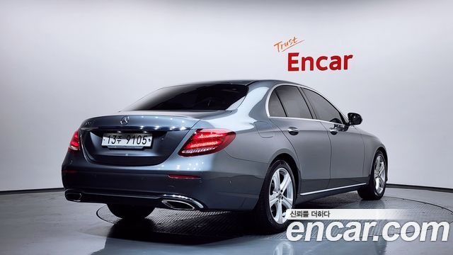 Mercedes-Benz E-Class E200 Avantgarde