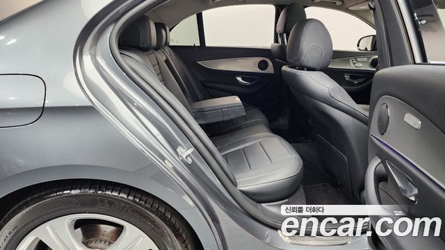 Mercedes-Benz E-Class E200 Avantgarde