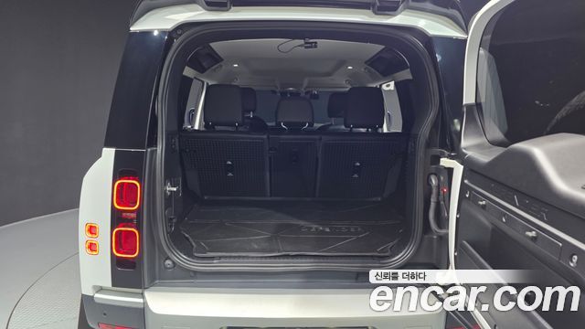 Land Rover Defender 110 D240 S