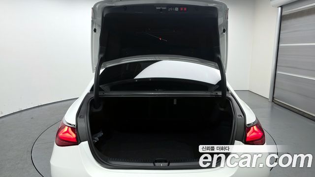 Mercedes-Benz E-Class E200 AMG Line