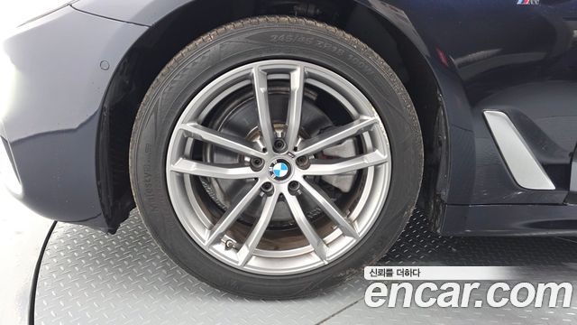 BMW 5-Series 520d M Sport package