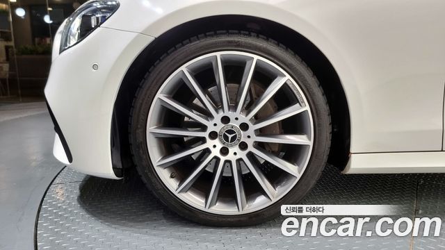 Mercedes-Benz E-Class E220d 4MATIC AMG Line