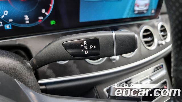 Mercedes-Benz E-Class E220d 4MATIC AMG Line