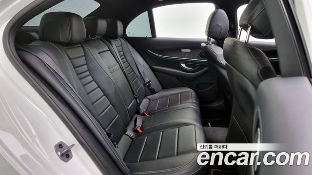 Mercedes-Benz E-Class E220d 4MATIC AMG Line