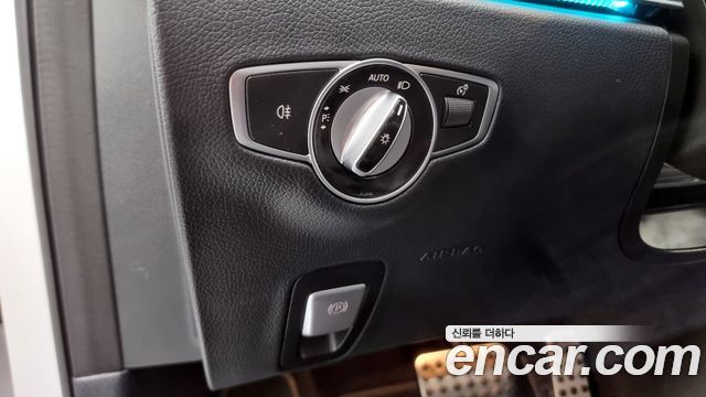 Mercedes-Benz E-Class E220d 4MATIC AMG Line