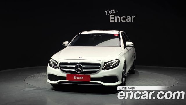 Mercedes-Benz E-Class E220d 4MATIC Avantgarde