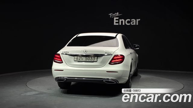 Mercedes-Benz E-Class E220d 4MATIC Avantgarde