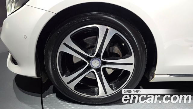 Mercedes-Benz E-Class E220d 4MATIC Avantgarde