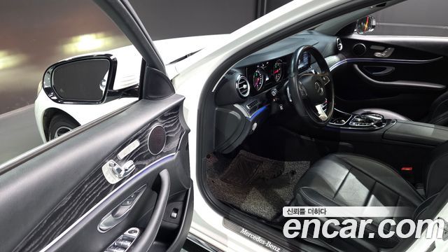 Mercedes-Benz E-Class E220d 4MATIC Avantgarde