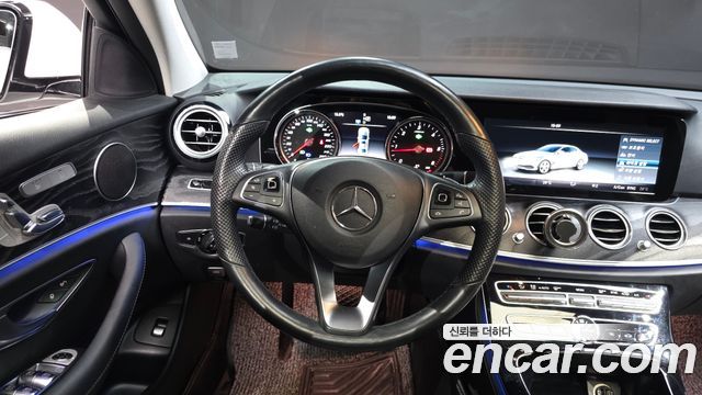 Mercedes-Benz E-Class E220d 4MATIC Avantgarde