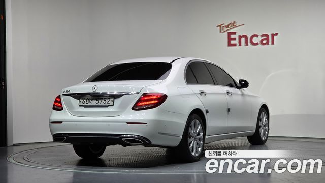 Mercedes-Benz E-Class E300 Exclusive