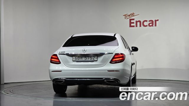 Mercedes-Benz E-Class E300 Exclusive
