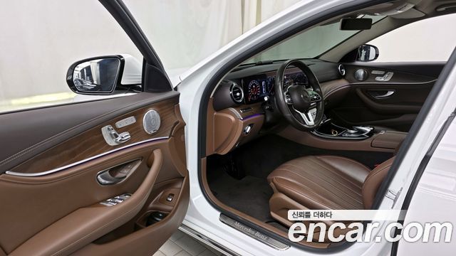 Mercedes-Benz E-Class E300 Exclusive