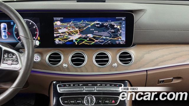 Mercedes-Benz E-Class E300 Exclusive