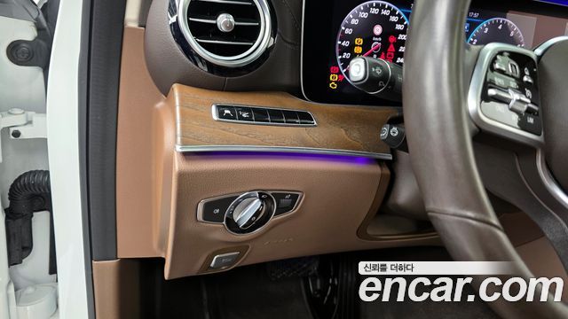 Mercedes-Benz E-Class E300 Exclusive