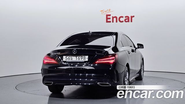Mercedes-Benz CLA-Class CLA220 AMG Line