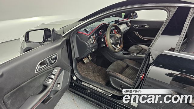 Mercedes-Benz CLA-Class CLA220 AMG Line