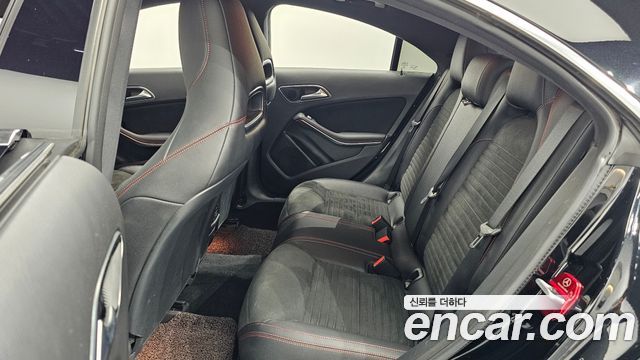 Mercedes-Benz CLA-Class CLA220 AMG Line