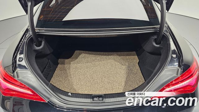 Mercedes-Benz CLA-Class CLA220 AMG Line