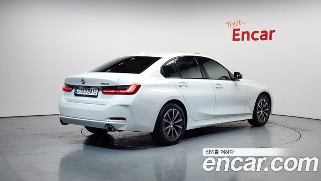 BMW 3-Series 320i