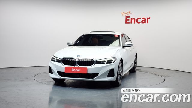 BMW 3-Series 320i