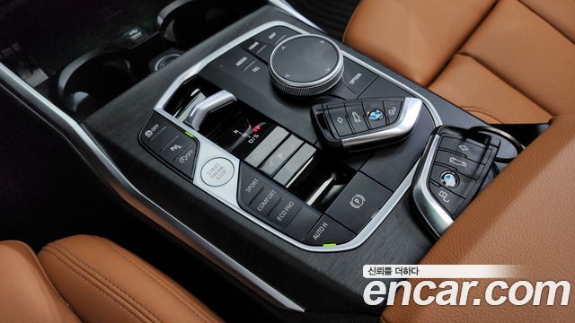 BMW 3-Series 320i