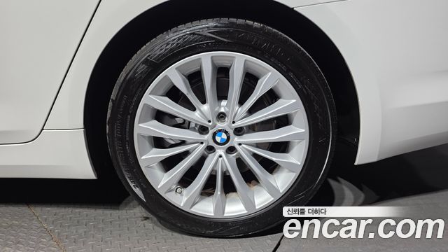 BMW 5-Series 520d xDrive Luxury Plus