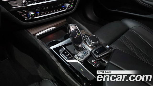 BMW 5-Series 520d xDrive Luxury Plus