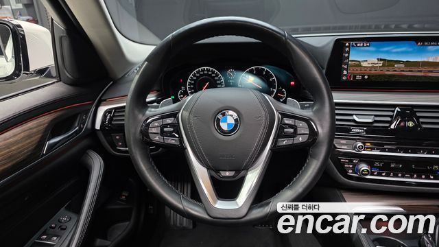 BMW 5-Series 520d xDrive Luxury Plus