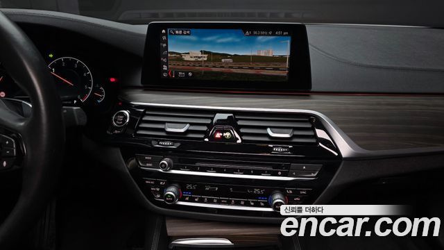 BMW 5-Series 520d xDrive Luxury Plus