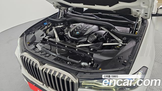 BMW X7 M50i 6STR