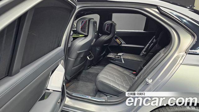 BMW 7-Series 740d xDrive M Sport