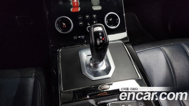 Land Rover Range Rover Evoque D180 R-Dynamic SE