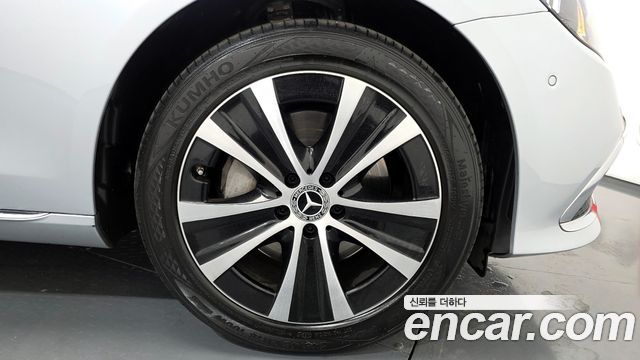 Mercedes-Benz E-Class E300e 4MATIC Exclusive