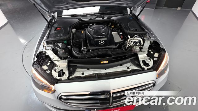 Mercedes-Benz E-Class E300e 4MATIC Exclusive