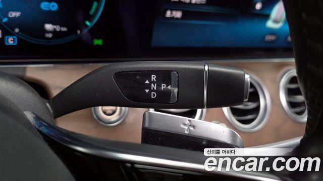 Mercedes-Benz E-Class E300e 4MATIC Exclusive